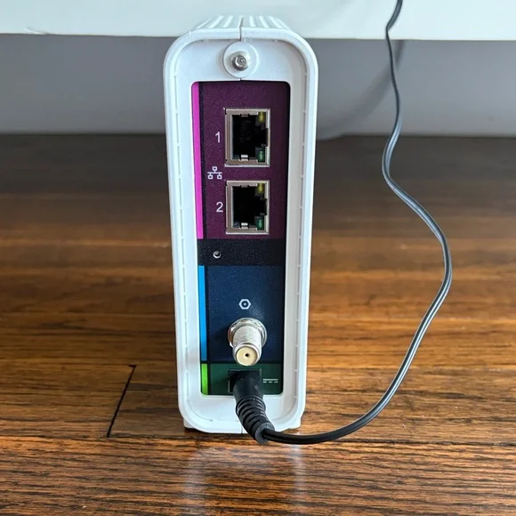 ARRIS SURFboard SB8200 White Modem
